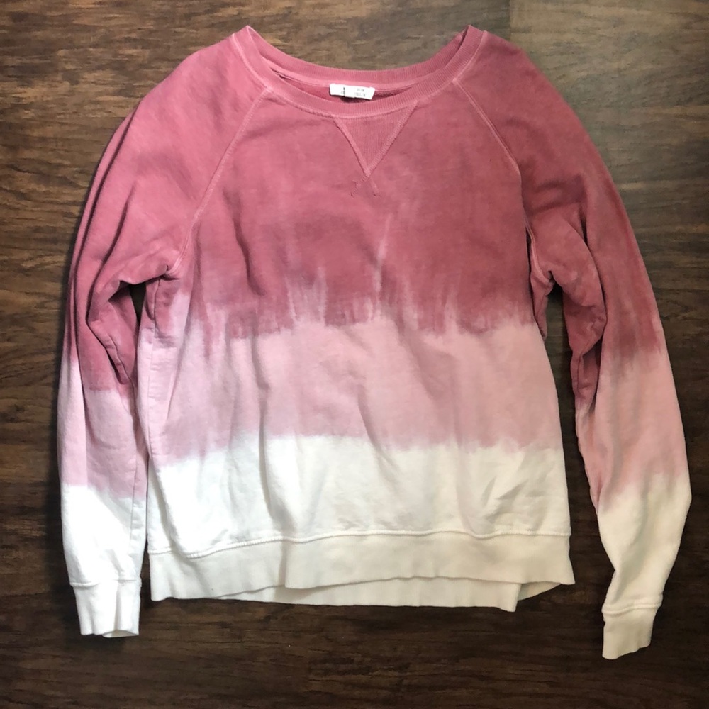 Super cute tie dye crew neck